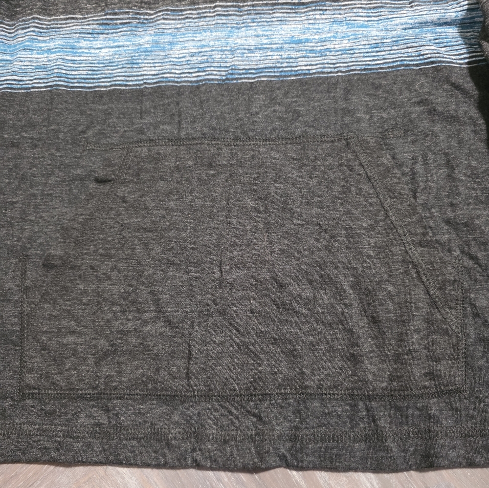 Like New-Urban Pipeline Boys Size Medium-Hooded tee With Front Pockets - Picture 3 of 7